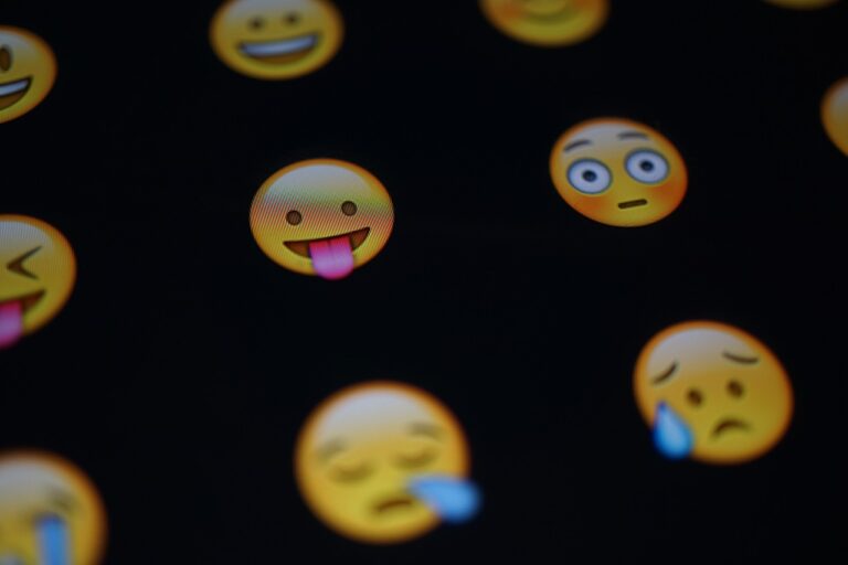 Emojikkal irányítják az új kibertámadásokat