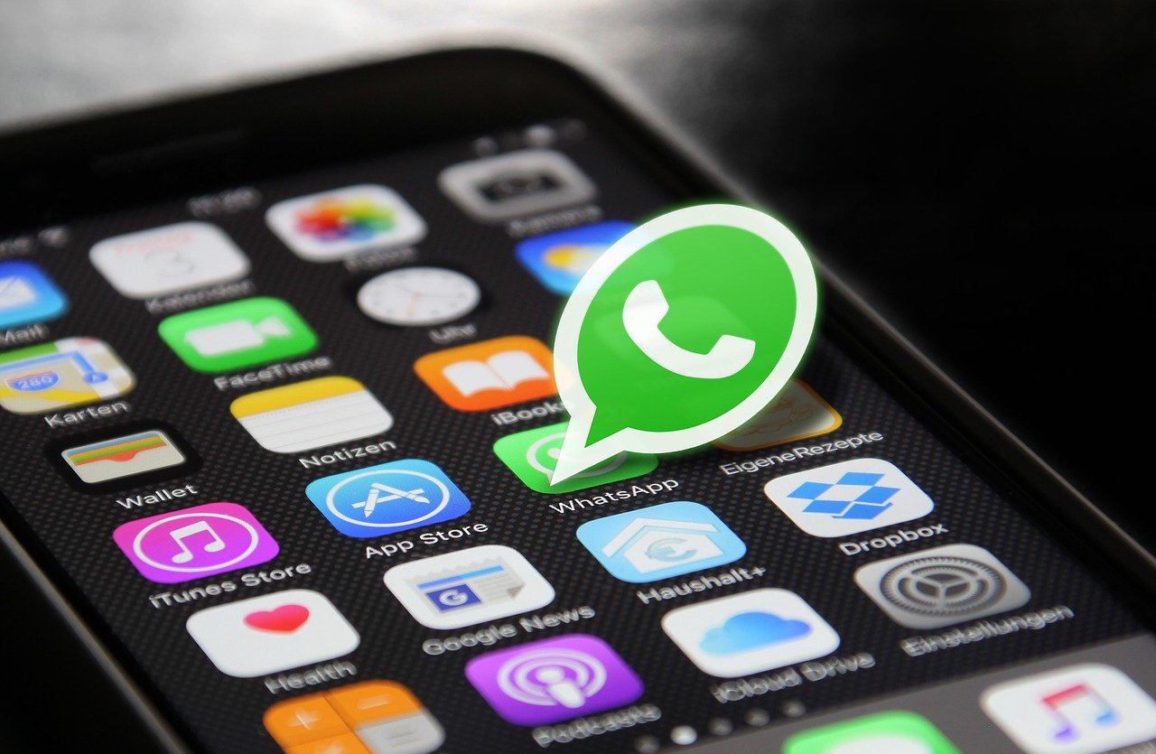 QR-kódos csevegést fejleszt a WhatsApp