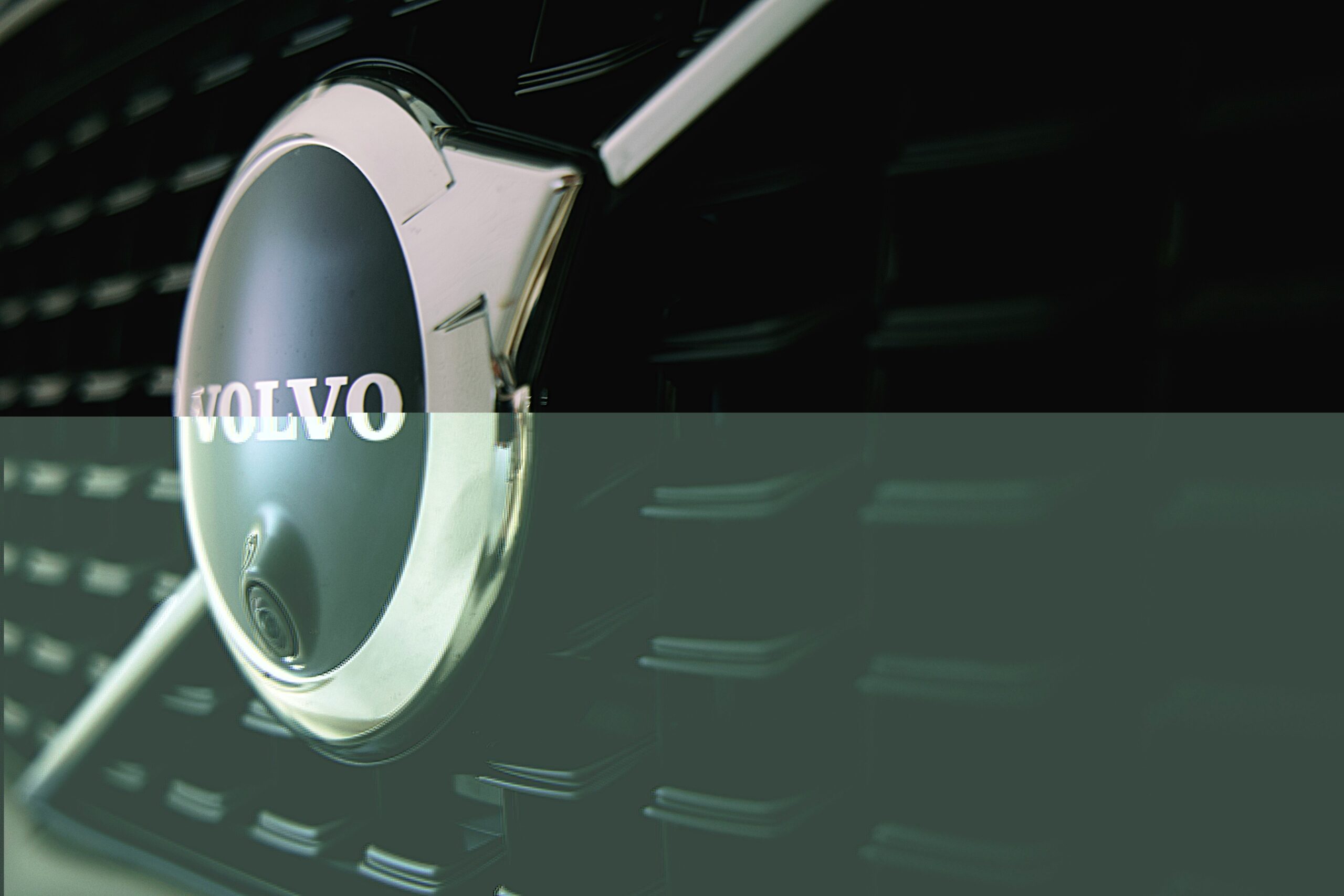 Az autó, mint beszélgetőtárs? A Volvo meglépi azt, amit más gyártó nem