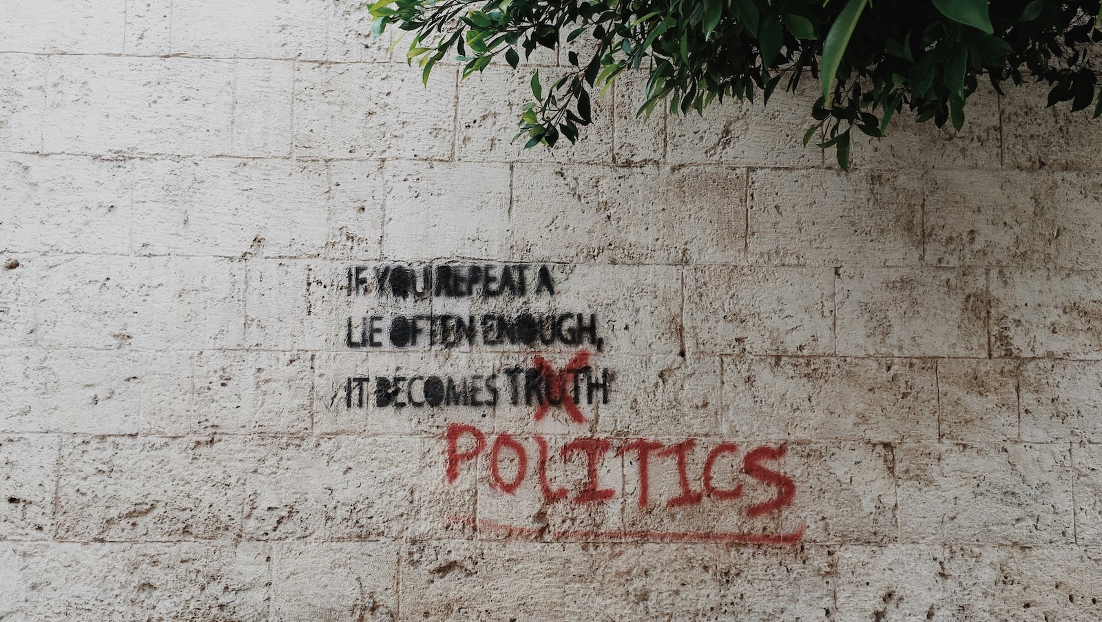 Ennyi volt, nem lesz több politikai hirdetés a Facebookon