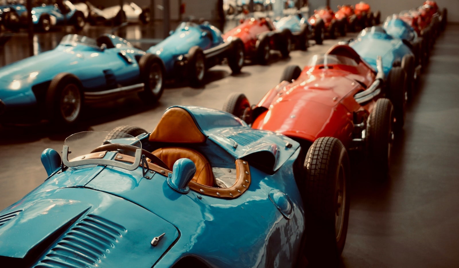 Sorra nyitogathatta az autókat egy hacker a gyártó portálján