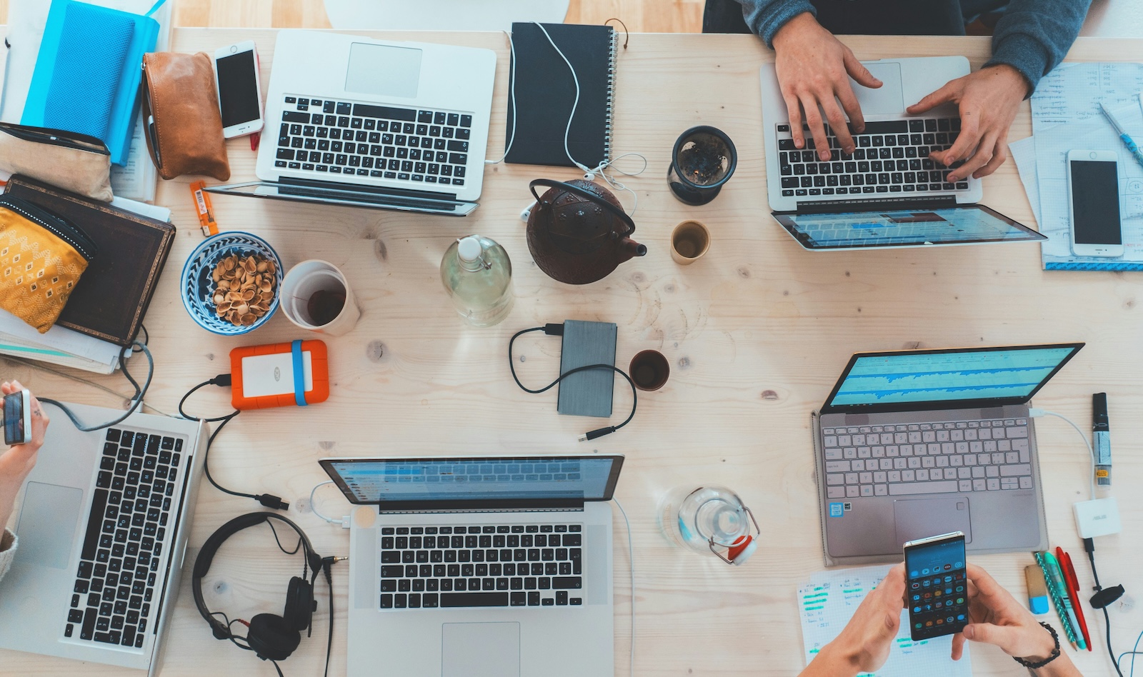 A britek szerint az MI inkább kockázat, mint lehetőség