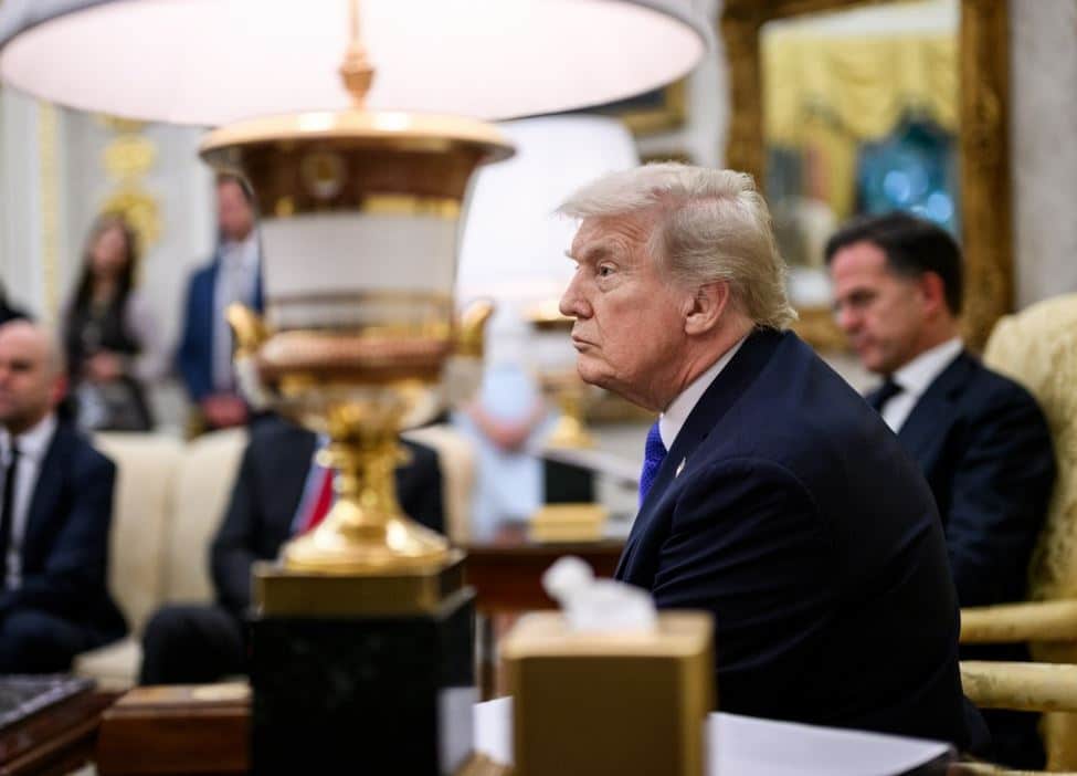 Trump új exportkorlátozásokat fontolgat Kínával szemben – Ezúttal a kritikus szoftverekről van szó