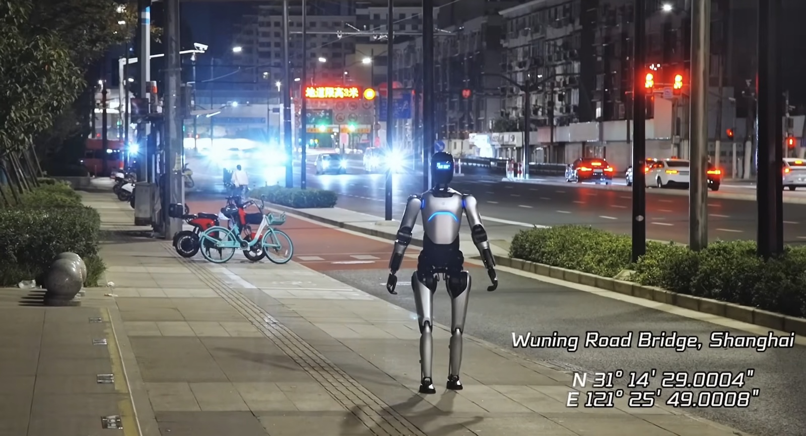 Guiness-rekordot állított be egy kínai gyalogló robot