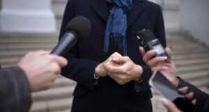 Hamarosan érkezhetnek a véleményformáló ügynök-politikusok