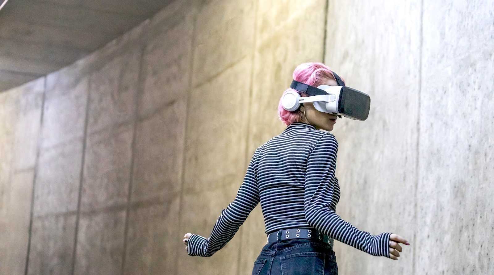 Leépíti a VR-pénznyelőt a Meta, inkább MI-eszközöket fejleszt