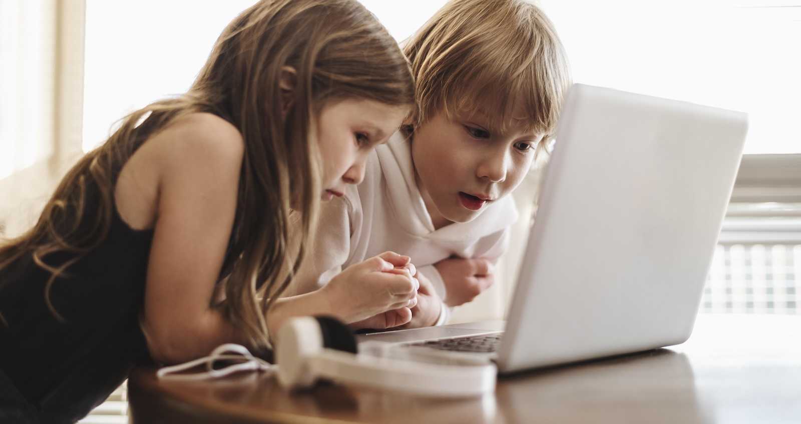 Bécs letiltotta a Microsoftnál a gyerekek nyomon követését